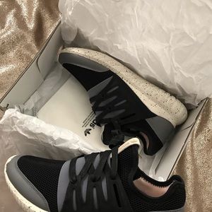 Adidas Tubular Radial Women’s